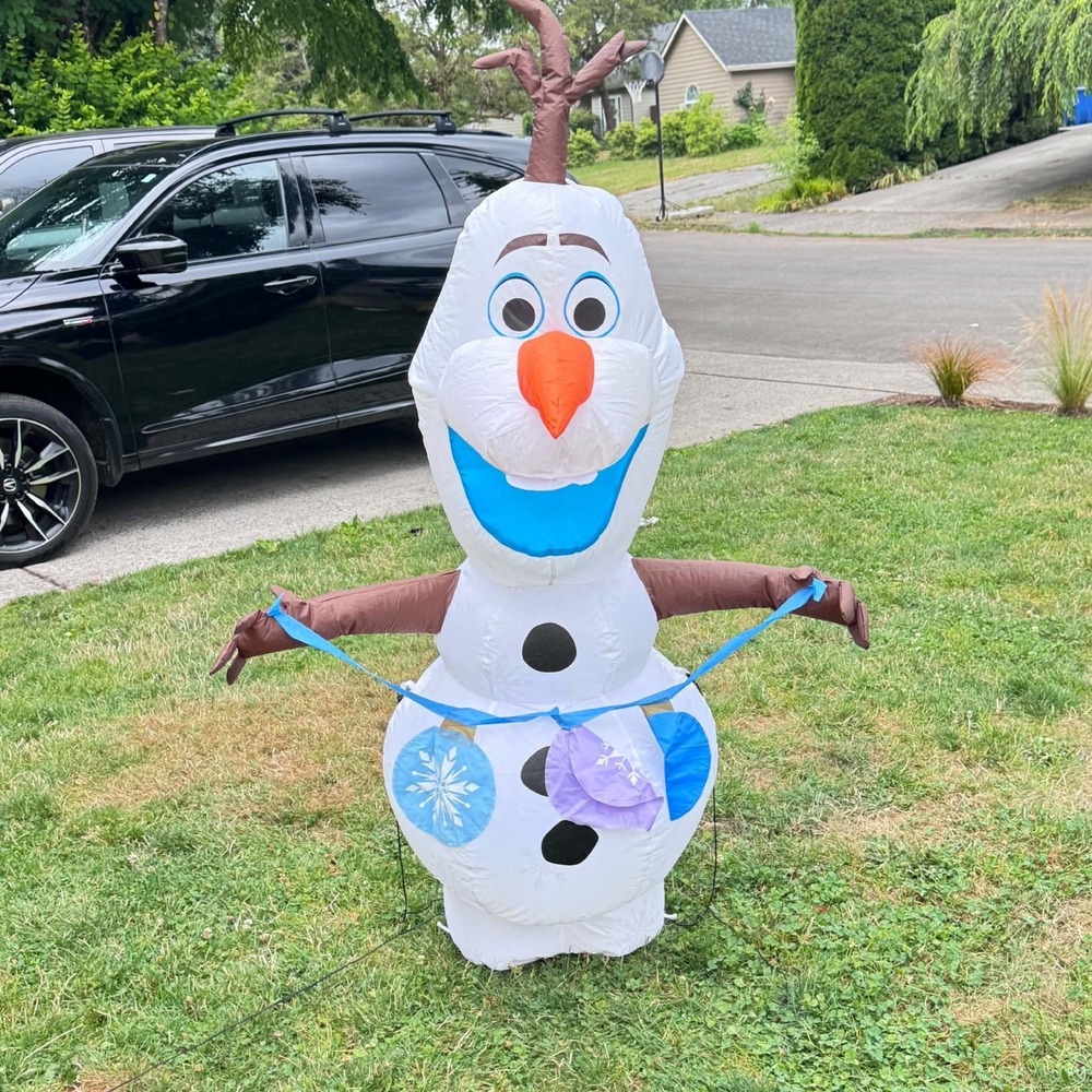 Disney 4ft Lighted Disney Olaf Snowman Christmas Inflatable Frozen Christmas